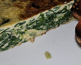 Foto del paso 6 de la receta: Tortilla de espinacas, ajos tiernos y bacalao