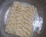 Foto langkah ke 3 dari resep Mie Goreng Pedas by Jesslyn Orlane.