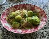 Foto del paso 2 de la receta: Coles de Bruselas a la lionesa