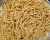 વેજ. ચીઝ પાસ્તા (Veg Cheese Pasta Recipe In Gujarati) રેસીપી સ્ટેપ1ફોટો
