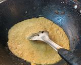 A picture of step 3 of Kerala vendakai (bhindi) curry.