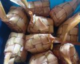 Foto langkah ke 7 dari resep Ketupat Ketan Magic com yahud.