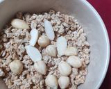 A picture of step 2 of Healthy Breakfast Cereal with nuts.