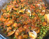 Foto del paso 5 de la receta: Colas de rape al horno con guisantes