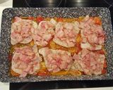 Szalonnás, lecsós karajszeletek, köményes krumplipürével recept fázis 6 fotója