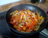 Foto del paso 5 de la receta: Fideos de patata con verduras al wok