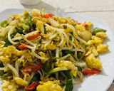 Foto langkah ke 5 dari resep Tumis Tauge Telur.