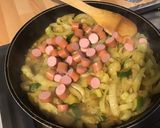 Une image de l'étape 13 de Fenouils et courgette aux saucisses allemandes et épices.