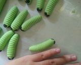 Foto langkah ke 3 dari resep Caterpillar cookies.