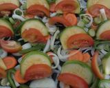 Foto del paso 4 de la receta: Salmón criollo empanado, con verduras, al horno(súper sano, sin sal)