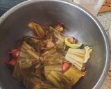 Hình bước làm 3 của món Cá thắt đuôi kho dưa