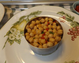 Foto del paso 2 de la receta: Ensalada de garbanzos “tierra y mar”