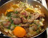 Foto del paso 2 de la receta: CARNITAS DE CERDO. JON STYLE