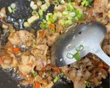 Foto langkah ke 4 dari resep Tumis Ayam Jamur.