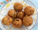 A picture of step 11 of Poha Pakoda.