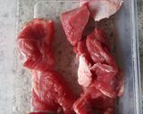 Foto langkah ke 1 dari resep Beef Stew with Carrots and Potatoes.