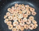 Une image de l'étape 1 de Riz cantonais aux crevettes.
