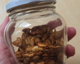 Foto del paso 3 de la receta: Snack saludable de semillas de zapallo o calabaza 🎃 receta de aprovechamiento de toda la verdura