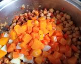 Foto del paso 5 de la receta: GARBANZOS CON VERDURAS AL PIMENTÓN AHUMADO😊😊😊😊💪💪💪🙂😉😉😉😉😉