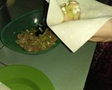 Foto langkah ke 3 dari resep Martabak telur sosis (mini).