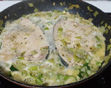 Foto del paso 3 de la receta: Emperador con verduras en leche