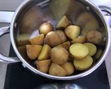 A picture of step 1 of Hvarska Gregada (Croatian Fish Stew).