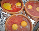 Foto del paso 5 de la receta: Huevos a la Flamenca con Migas y Chistorra