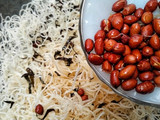 Kremesan Bihun Kacang