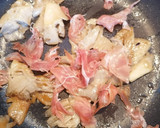 Foto del paso 1 de la receta: Tortilla de setas y jamón serrano