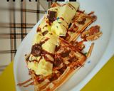 A picture of step 8 of Waffle with Ice cream.