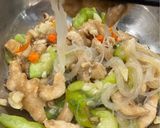 Foto langkah ke 5 dari resep 🫛Ayam Kukus Oyong.