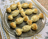 Foto del paso 4 de la receta: Caramelos 🍬 salados de salchicha con queso 🧀
