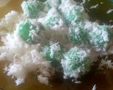 Foto langkah ke 6 dari resep Klepon Ketan isi gula merah.