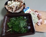 Foto langkah ke 2 dari resep Spaghetti Oglio Olio with Mushroom and Basil.