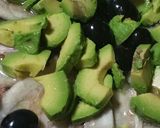 Foto del paso 1 de la receta: Ensalada de aguacates con boquerones