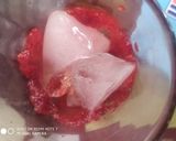 Foto langkah ke 4 dari resep Korean Strawberry Milk.