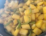 Une image de l'étape 3 de Poêlée rapide de courgette jaune.