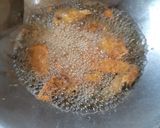 Foto langkah ke 5 dari resep Ayam ungkep goreng telur.