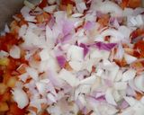 A picture of step 1 of Crumbled egg sauce.