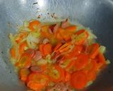 Foto langkah ke 3 dari resep 33. Capcay Jamur Sosis.