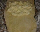 Foto del paso 2 de la receta: Medialunas de manteca