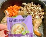 Foto del paso 2 de la receta: Pollo al horno en olla con champiñones 😃
