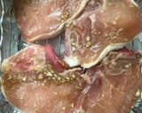 Hình bước làm 2 của món Cơm sườn bì bằng nồi chiên không dầu