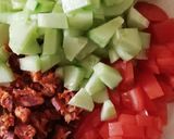Zöldséges, picit szalámis rántotta recept fázis 1 fotója