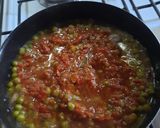 Foto del paso 5 de la receta: Bifecitos en sartén con arvejas huevo y salsa