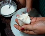 A picture of step 5 of Quick party samosas.