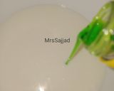 A picture of step 2 of Ice cream shake.