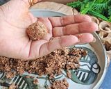 A picture of step 4 of Almond butter bliss bites.