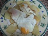 Huevos rotos con jamón