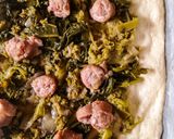 Foto del passaggio 1 della ricetta Pizza focaccia con rape e salsiccia